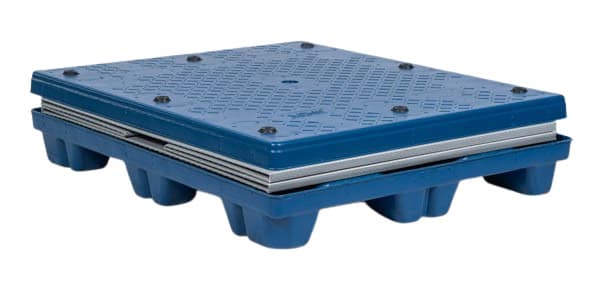 Como o uso integrado de pallets, caixas contêiner e tampas aumenta a eficiência logística?